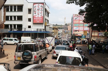 Tæt trafik i hjertet af Kampala - hovedstaden i Uganda