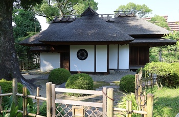 Tehus i den japanske have i Shukkeien Garden i Hiroshima - Japan