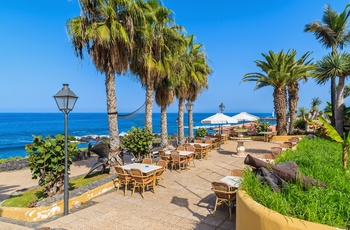 Strandpromenaden med restauranter i Puerto de la Cruz, Tenerife
