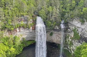 Vandfald i Fall Creek Falls State Park - Tennessee