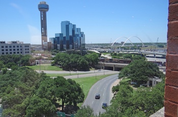 Udsigt fra The 6th Floor Museum om JFK i Dallas - Texas