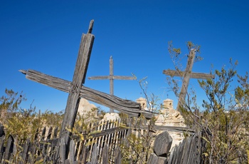 Kirkegården i spøgelsesbyen Terlingua Ghost Town i Texas, USA