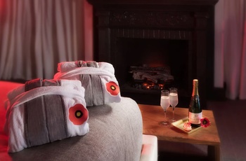 The Poppy Georgetown Guesthouse & Gardens, Aftenhygge ved pejsen