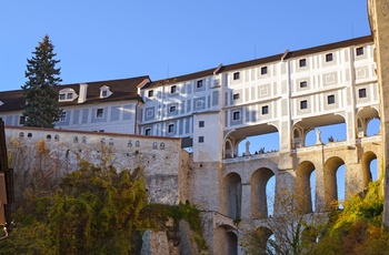 Broen "na plášti" i UNESCO byen Cesky Krumlov - Tjekkiet