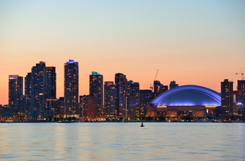 Toronto skyline og Rogers Centre, Canada