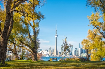 Udsigt fra Toronto Islands til CN Tower og skyline, Canada