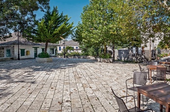 Torvet i Monodendri i Zagori - Grækenland