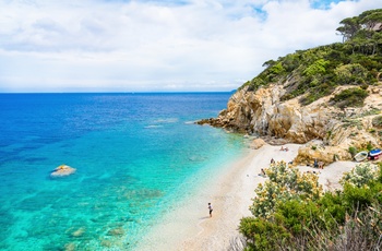 Lækker strand på øen Elba, Toscana i Italien