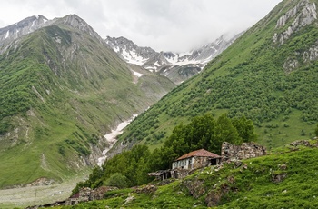Forladte bygninger i Truso-dalen - Georgien