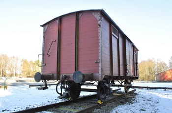 Gammel godsvogn i KZ-lejren Bergen-Belsen nær Celle, Nordtyskland