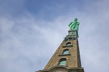 Bergpark Wilhelmshöhe med statuen af Herkules i Kassel, Midttyskland