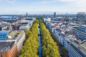 Udsigt til shoppinggaden Königsallee i Düsseldorf