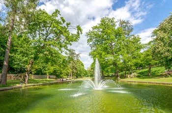 Park om sommeren i Fulda, Midttyskland