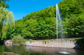 Springvand midt i Bad Harzburg i Harzen, Tyskland