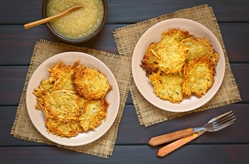 Reibekuchen eller kartoffelpandekager fra Rheinland-området, Tyskland