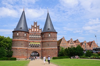 Byporten Holstentor i Lübeck, Nordtyskland