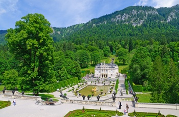 Linderhof slot om sommeren, Sydtyskland