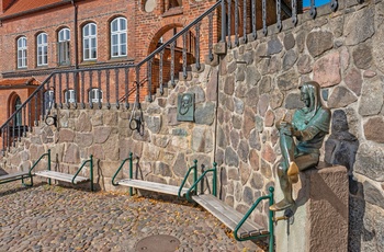 Statue af hofnarren Till Eulenspiegel i Mölln, Nordtyskland