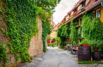 Smal gade i byen Rothenburg ob der Tauber i Sydtyskland