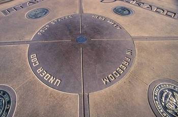 Four Corners Monument - Arizona, New Mexico, Utah og Colorado