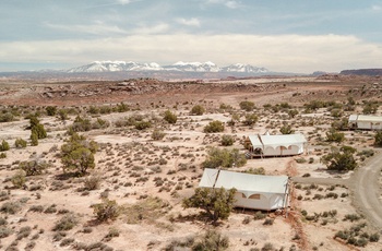 Glamping i Arches - luftfoto af campen