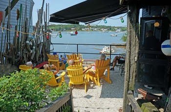 Hyggelig have foran restauranten The Ramp i Cape Porpoise, New England