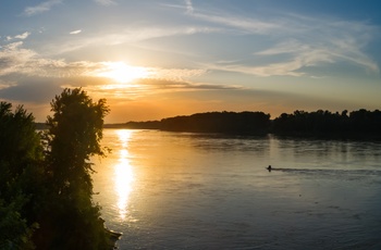 Missouri-floden i North Dakota i solnedgang