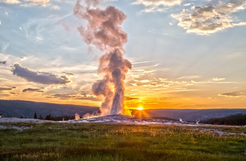 USA Yellowstone National Park Old Faithful Geyser