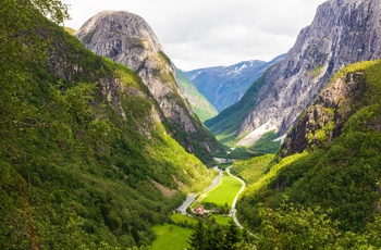 Udsigt over Nærøydalen fra Stalheimskleiva