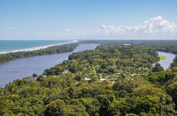 Udsigt fra den inaktive vulkan Cerro Tortuguero i Tortuguero National Park - Costa Rica