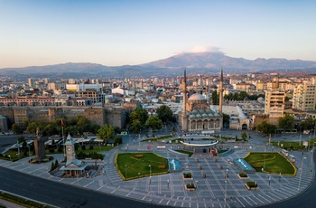 Udsigt over Kayseri med Erciyes-bjerget i baggrunden - Tyrkiet 