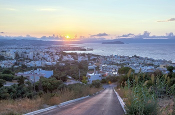 Vej mod Rethymnon ved solnedgang Kreta