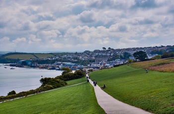 Smukt kystlandskab ved fiskebyen Padstow