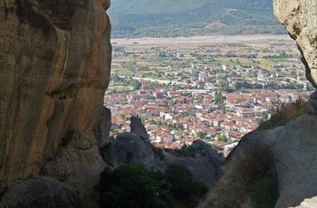 Udsigt til Kalambaka fra et kloster i Meteora - Grækenland - Foto: Shpetim Ujkani, Unsplash