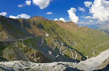 Udsigt til Stelvio-passet mellem Norditalien og Schweiz