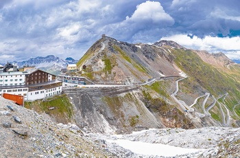 Udsigt til Stelvio-passet mellem Norditalien og Schweiz