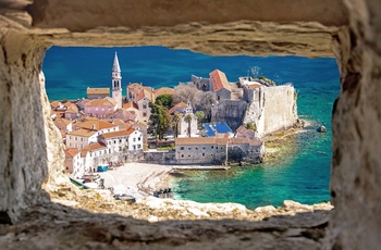 Udsigt til den gamle bydel i Budva i Montenegro