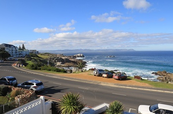 Udsigtspunkt over kysten i Hermanus, Sydafrika