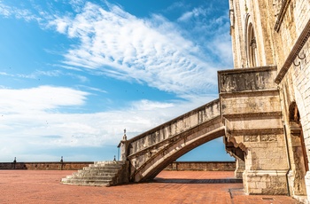 Smuk detalje fra kirken Giovanni Battista i middelalderbyen Gubbio, Umbrien