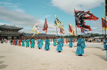 Vagtskifte i Gyeongbokgung Palads i Seoul - Foto: Keisha Østergaard, Usplash