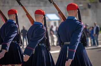 Vagtskifte ved den ukendte soldats grav krigsmindesmærke på Syntagma-pladsen i Athen - Grækenland