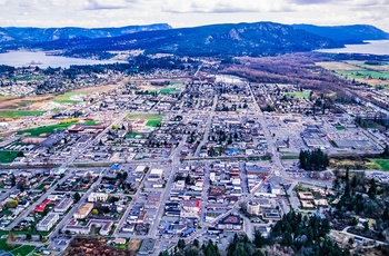 Luftfoto af byen Duncan på Vancouver Island
