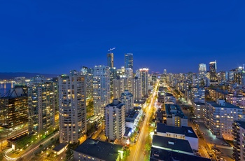 Vancover og Robson Street i West End, Canada