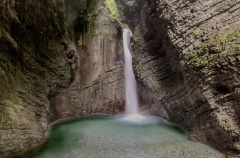 Vandfaldet Kozjak Falls i Triglav National Park - Foto: Walter Frehner Unsplash