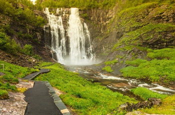 Vandfaldet Skjervsfossen ved Voss