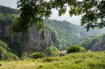 På vandretur ved Cheddar Gorge and Caves i Somerset, Sydengland