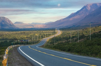 Vej gennem Gros Morne National Park og Tablelands, Newfoundland - Canada