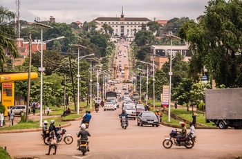 Vej mod parlamentet i Kampala - hovedstaden i Uganda