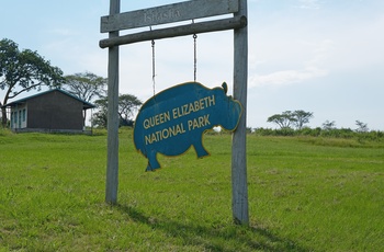 Velkomstskilt til Queen Elizabeth National Park - Uganda