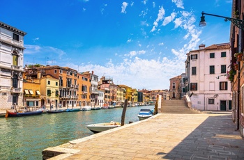 Solskin i bydelen Cannaregio i Venedig